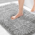 Chikase Yimobra Bathroom Rugs Non Slip Washable 36x24, Ultra Soft and Water Absorbent Bath Mats, Plush Fluffy Shower Mat Outside, Luxury Microfiber Thick Matts for Bathroom Floor/Tub, Light Gray and White